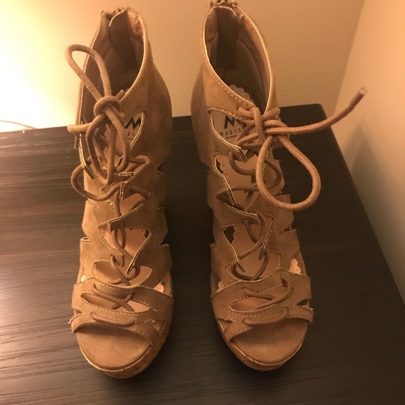 Madison Lace-Up wedges - Picture 3 of 8